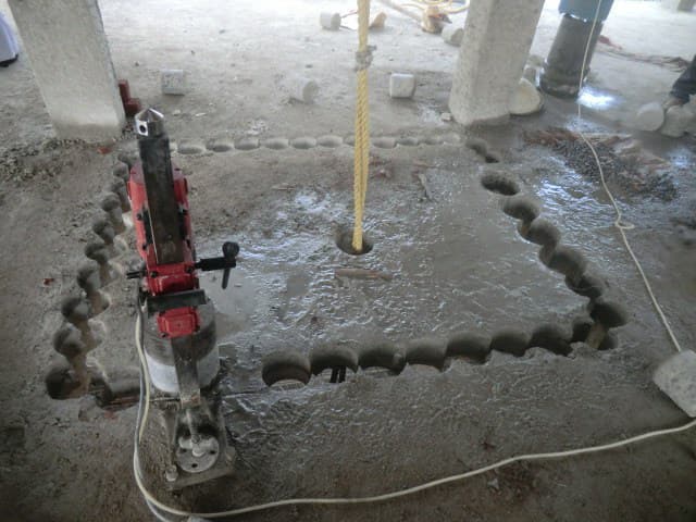 Đục phá công trình bê tông